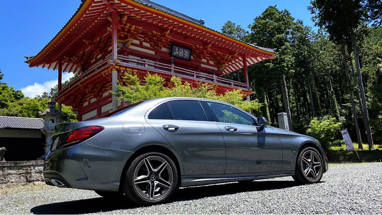 Cクラス セダンの洗車の後のさんほ・自宅から5分のお寺・日中は暑い😵・そろそろ梅雨入りかも😅に関するカスタム事例の投稿画像2枚目