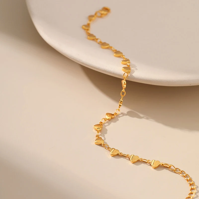 Koper vergulde 18K echt gouden korte armband met liefdesketting. Speciaal design, zoet en eenvoudig. Perfect cadeau.