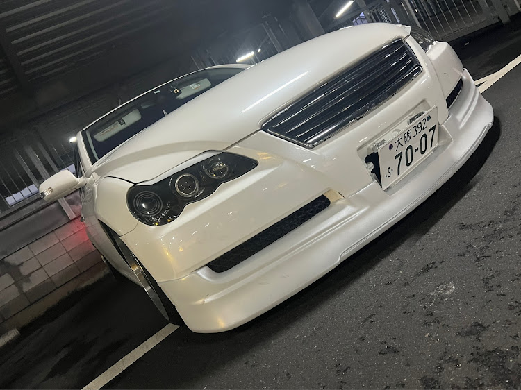 マークXのマークX・セダン女子・駐車場にて・車高調 BLITZ・シャコタン？に関するカスタム事例の投稿画像2枚目