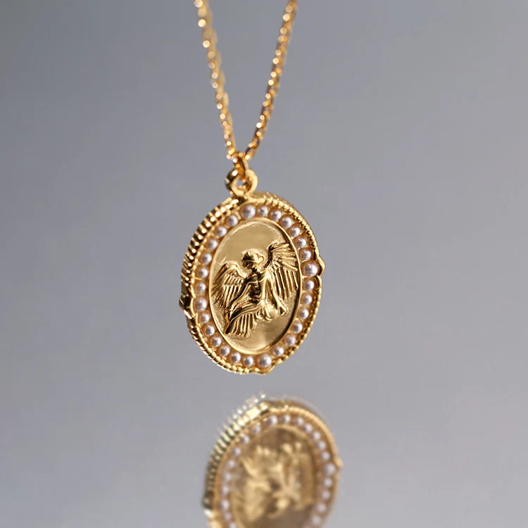 Retro Hip Hop Goldmünzen-Halskette mit personalisierter Perle für einen stilvollen Look. Dein individuelles Accessoire für den Hals.