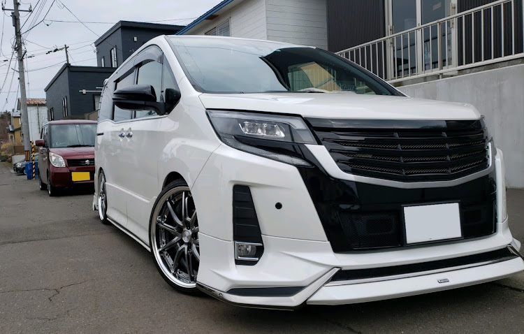 ノアのBlitz補修スプリング・夏仕様に変更・Glanz・オフ会したい・北海道に関するカスタム事例の投稿画像1枚目