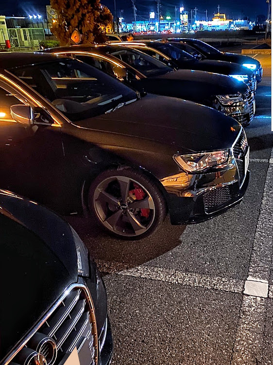 RS3 スポーツバックのアウディのある生活・アウディ・黒・a4・RS3に関するカスタム事例の投稿画像1枚目