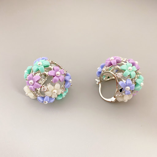Title 4, Small Flower Style Personalized Spherical Earri...
