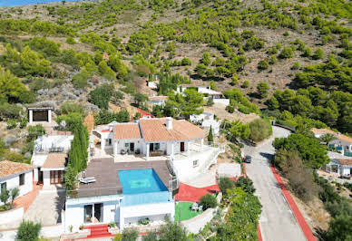 Maison avec piscine et terrasse 3