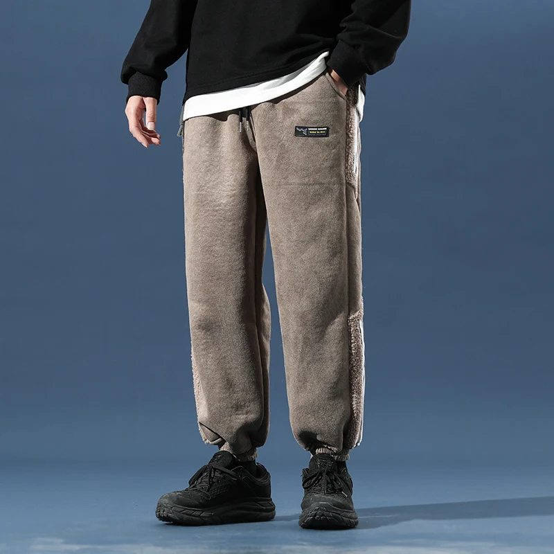 Casaco Masculino Grosso de Lã de Cordeiro com Fleece, Solto e Tendência Casual, Perfeito para Lazer e Conforto no Inverno.