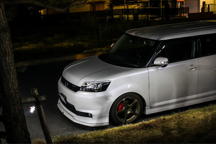 カローラルミオンのルミオン・一眼レフ・R-STYLE・カローラに関するカスタム事例の投稿画像1枚目