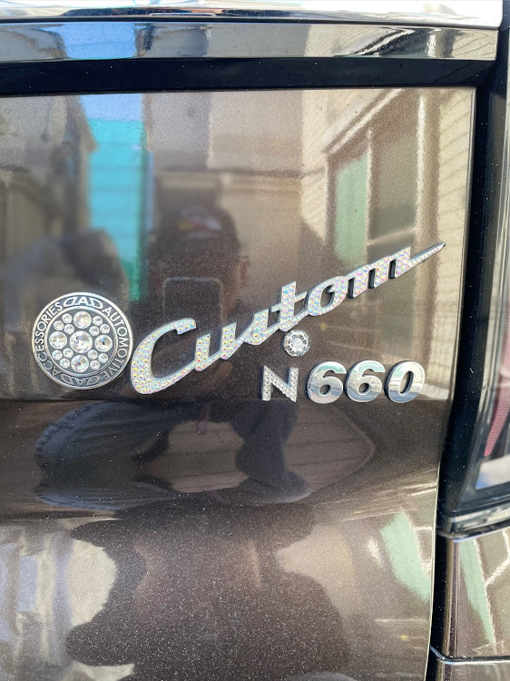 Nボックスカスタムの車種名エンブレムは有り派無し波?・裏道通勤仕様・サーカスプロジェクト・バタフライシステム黒死蝶・ギャルソン DADに関するカスタム事例の投稿画像3枚目