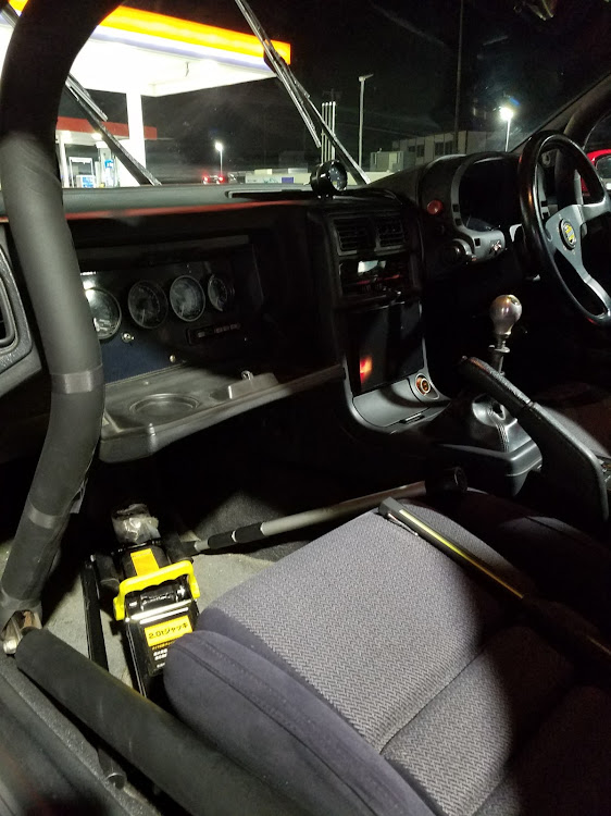 RX-7の固定ライト同好会・FC最高・プチミー・RE雨宮・赤は映えるに関するカスタム事例の投稿画像3枚目