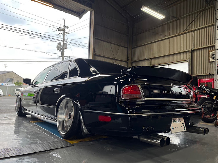 ゆーきんぐさんが投稿したプレジデントg50・プレジ売ります・シャコタン・セダン売りますに関するカスタム事例の投稿画像3枚目