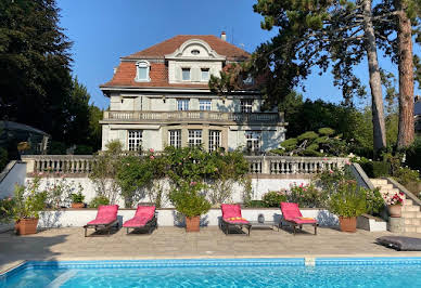 Propriété avec piscine et jardin 3