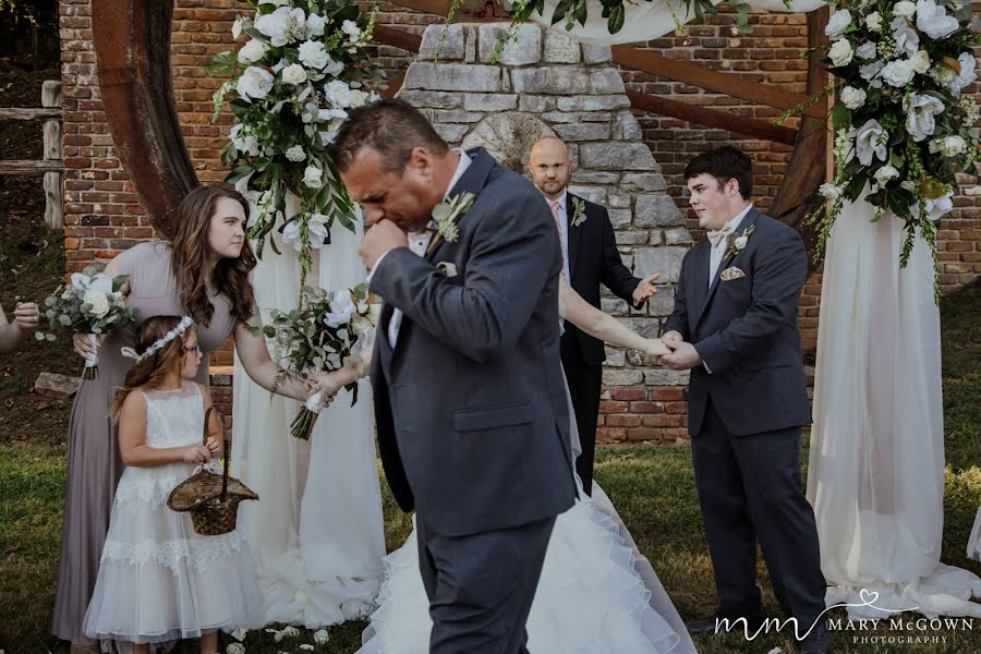 Wedding photographer Mary Mcgown (marymcgown). Photo of 25 August 2019