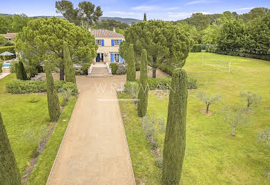 Villa avec piscine et jardin 16