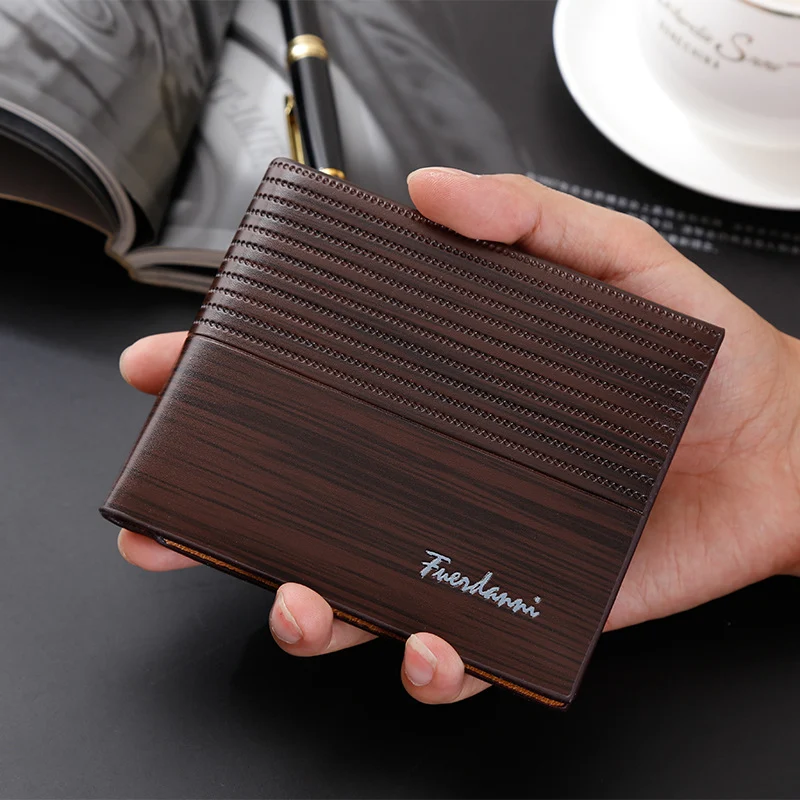 Cartera corta para hombre, compacta y elegante para llevar billetes y tarjetas de crédito con seguridad, fácil de usar y transportar.