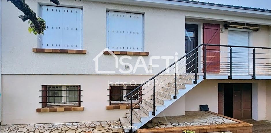 Vente maison 5 pièces 101 m² à Fontenay-le-Comte (85200), 166 000 €