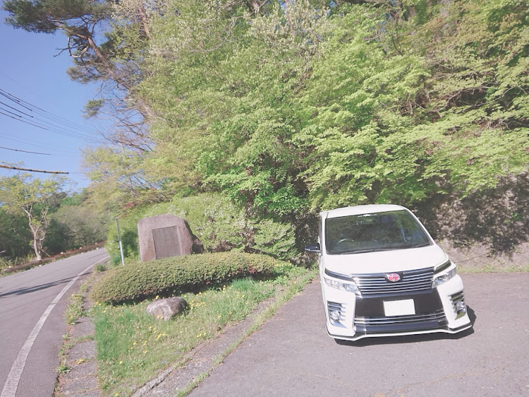 ヴォクシーの梅雨の晴れ間・青空と愛車・緑の中・山と愛車に関するカスタム事例の投稿画像4枚目