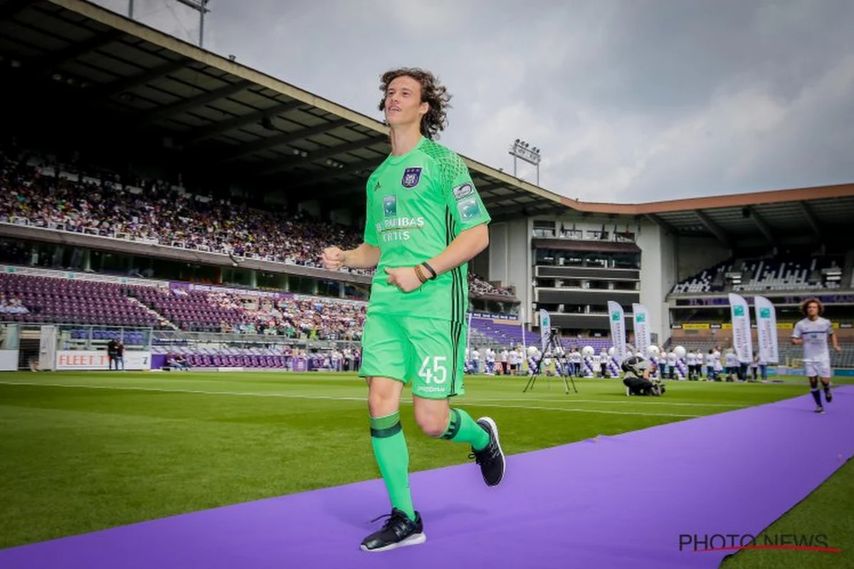 Svilar ontpopt zich tot grote held en helpt Anderlecht na bloedstollende penaltysessie aan de Otten Cup