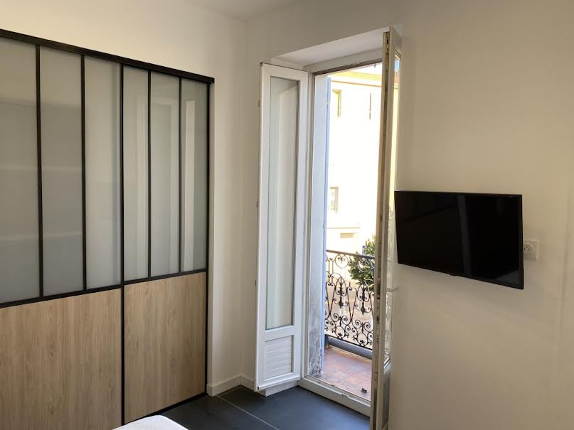 Location meublée appartement 3 pièces 63 m² à Toulon (83000), 930 €