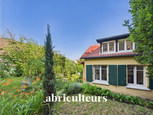 Maison avec jardin 1