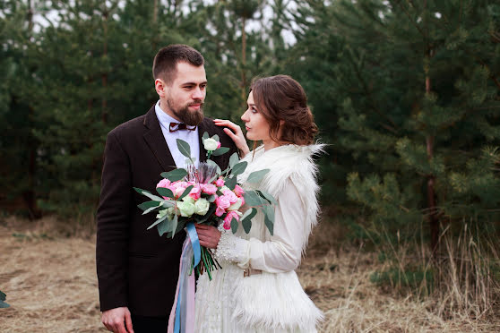 Fotógrafo de casamento Anastasiya Ponomarenko (staseyrozen). Foto de 29 de fevereiro 2016