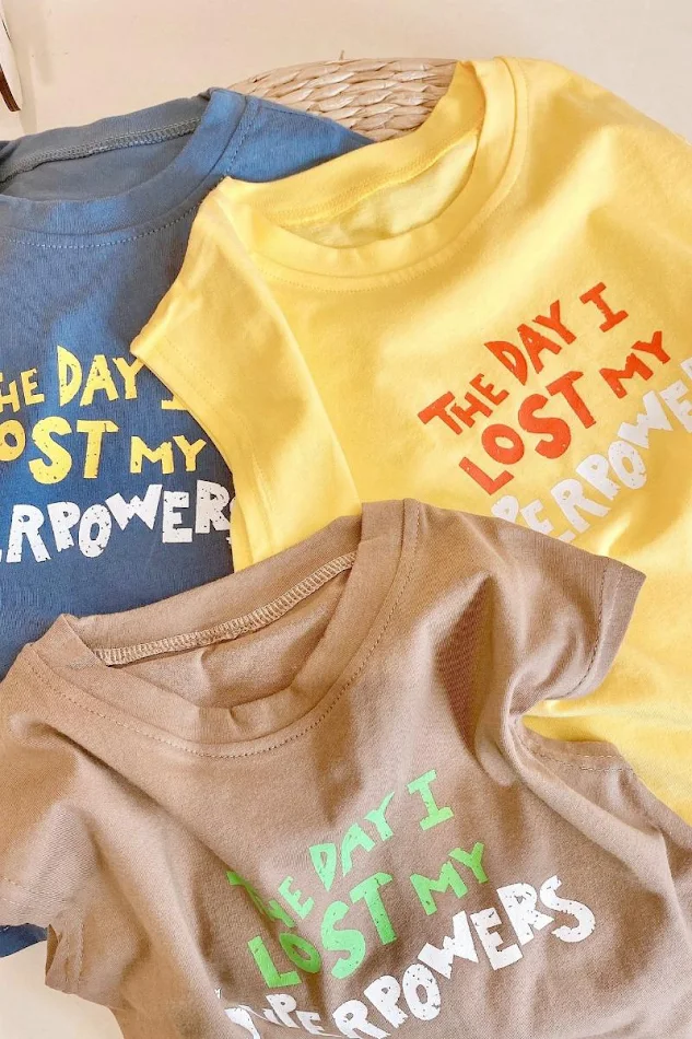 Jongens T-shirt katoen mouwloos zomer dun letterprint. Ademend en comfortabel, ideaal voor warme zomerdagen. Lichtgewicht en stijlvol.