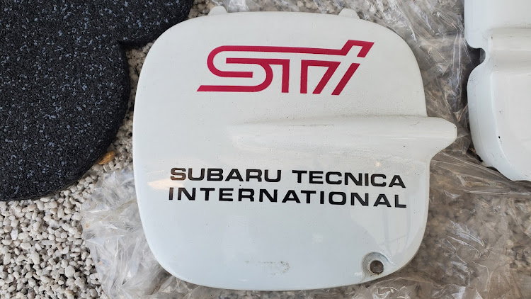 インプレッサ クーペのGC8 バージョン5 TYPE-R・欲しい方みえますか？・フォグランプカバー・予備部品として・売却に関するカスタム事例の投稿画像2枚目