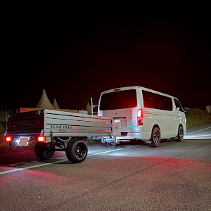 ハイエースバン TRH200V