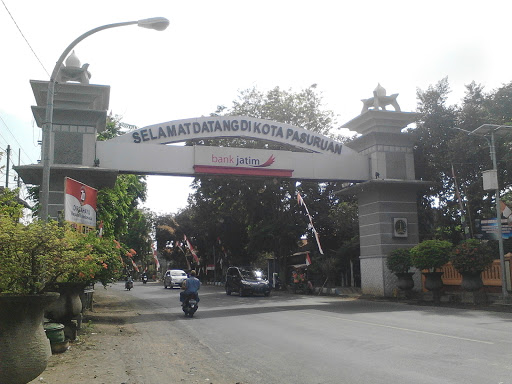 Tugu Selamat Datang Di Kota Pasuruan