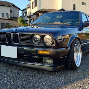320i
