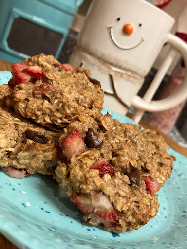 My Strawberry Oat Breakfast Bars are such a yummy treat to wake up to. I could eat them everymorning. No eggs or flour needed for this. Make your mornings a lot easier and healthier, on your way out the door. 