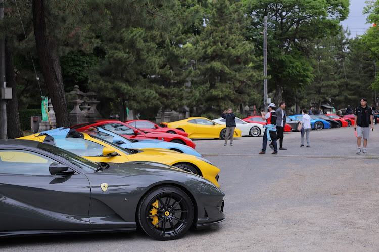 360モデナのフェラーリ・360モデナ・ジャパンフェラーリオーナーズクラブ・新緑と愛車・６月もよろしくお願いしますに関するカスタム事例の投稿画像6枚目