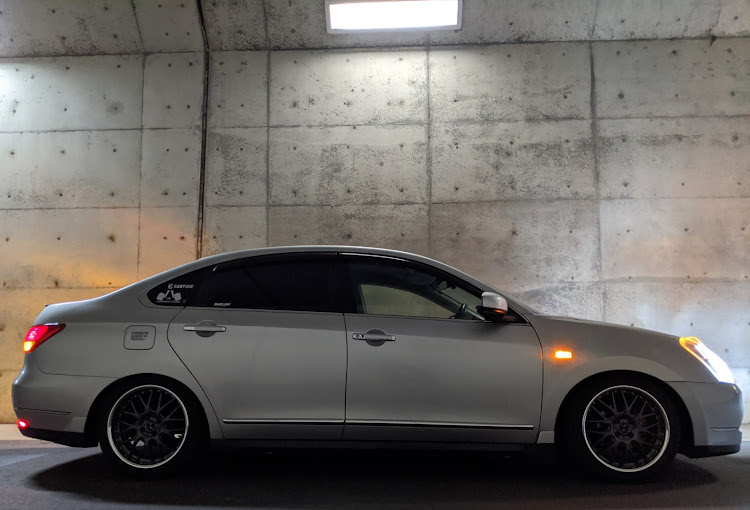 ブルーバードシルフィの終わっちゃったぽいけど地ベタ撮り第二弾・仕事帰りの寄り道に関するカスタム事例の投稿画像2枚目