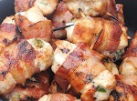 PALEO BACON WRAPPED CHICKEN RECIPE was pinched from <a href="http://paleoaholic.com/paleo/paleo-bacon-wrapped-chicken-recipe/" target="_blank">paleoaholic.com.</a>