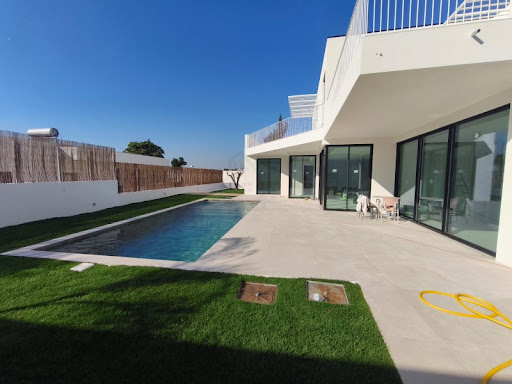 Maison avec piscine et jardin 3