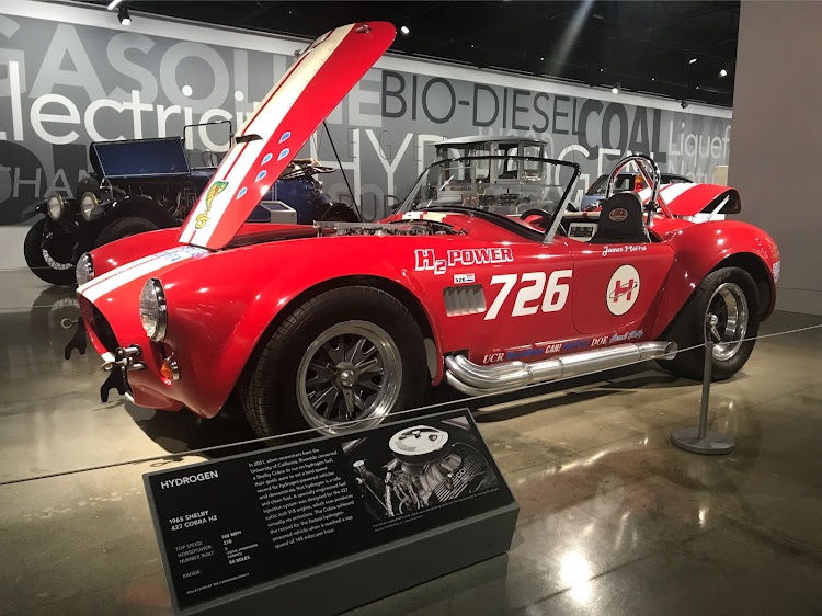 Navy68さんが投稿したアメ車・ピーターソン自動車博物館・カリフォルニアに関するカスタム事例の投稿画像1枚目