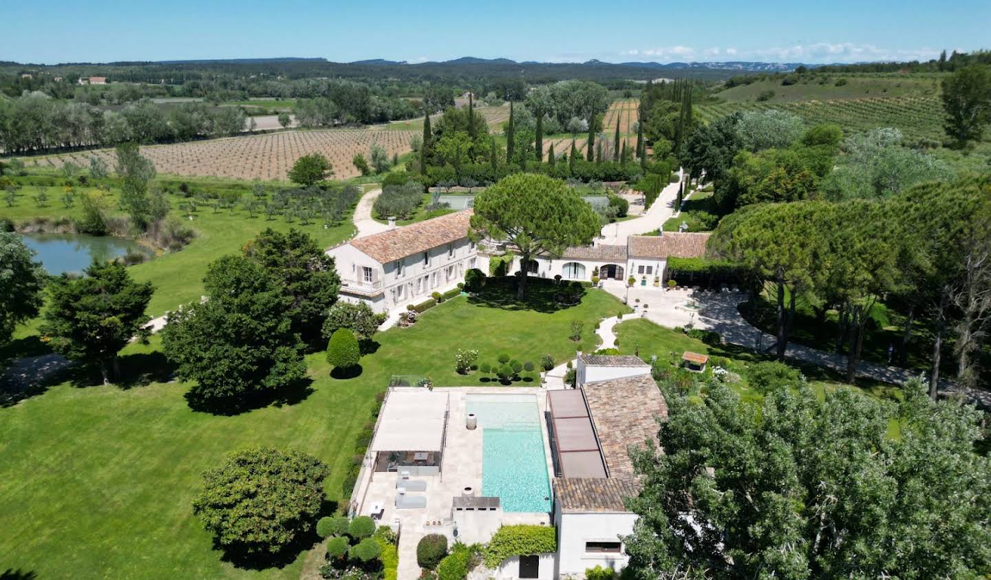 Property with pool Arles