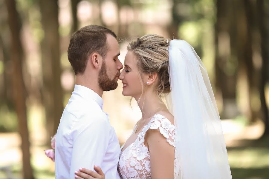 Fotógrafo de casamento Anna Savchenko (savchenkoanna). Foto de 28 de agosto 2020