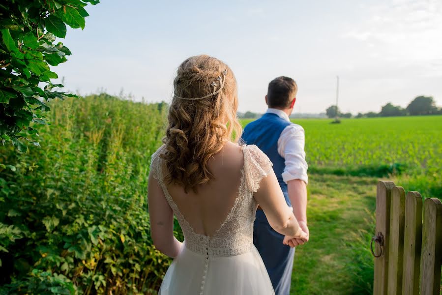 Wedding photographer Mia Hooper (miaphotography). Photo of 26 July 2019