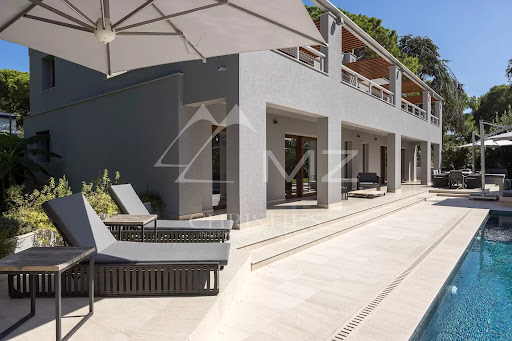 Villa with pool 4