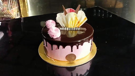 Chocolate Strawberry Cake [500 Grams]