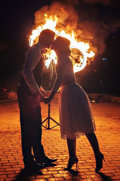 Hochzeitsfotograf Mikhail Pivovarov (stray). Foto vom 20. Oktober 2015