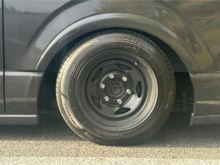 レジアスエースバンのハイエース・レジアスエース・tc01・黄砂と花粉は敵に関するカスタム事例の投稿画像5枚目