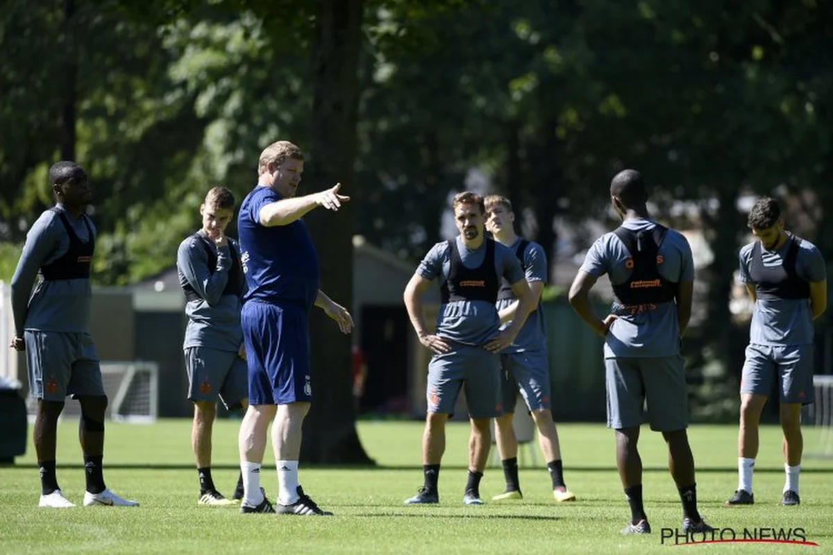 'Transferitis' of echt ziek? Basispion Anderlecht heeft geïnteresseerde clubs voor het uitkiezen en vraagt bedenktijd