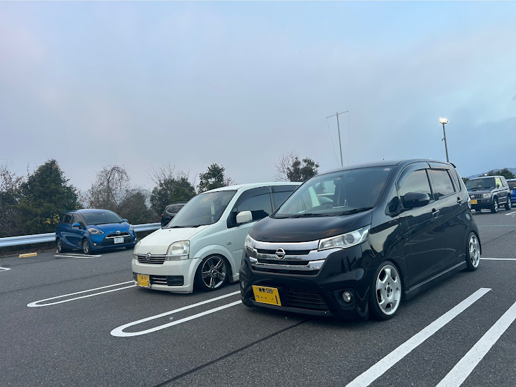 デイズハイウェイスターのSecretUnion・みんなすき・低そうで低くない少し低い車に関するカスタム事例の投稿画像1枚目