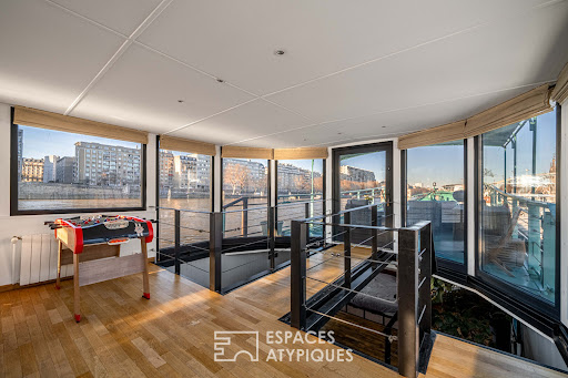 Houseboat 2