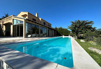 Villa avec piscine et terrasse 2