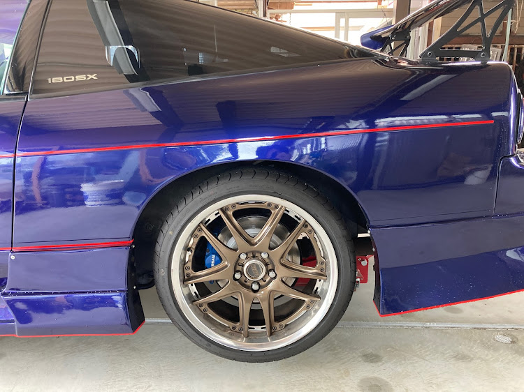 180SXのシルエイティ・180sx・RPS13・オーバーフェンダー取り付け・アーチ上げに関するカスタム事例の投稿画像3枚目