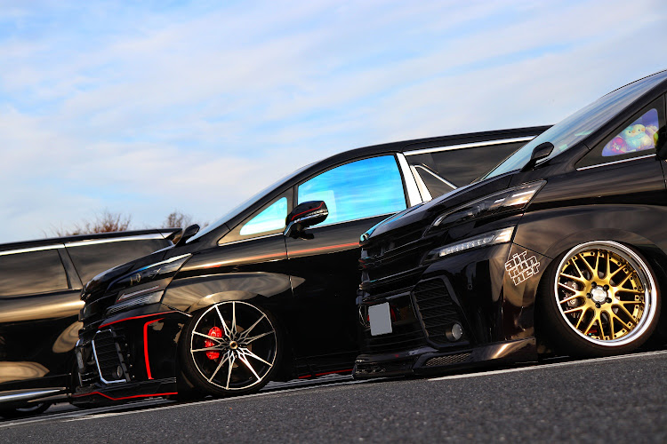 ヴェルファイアの守谷MT・TEAM Excitación・輪止めビビリーズ・輩会・😈悪巧😈に関するカスタム事例の投稿画像13枚目