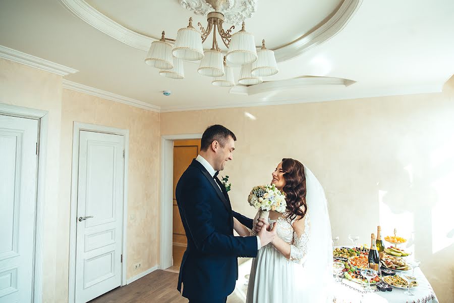 Fotógrafo de casamento Alena Shpinatova (lenchik242). Foto de 28 de fevereiro 2017