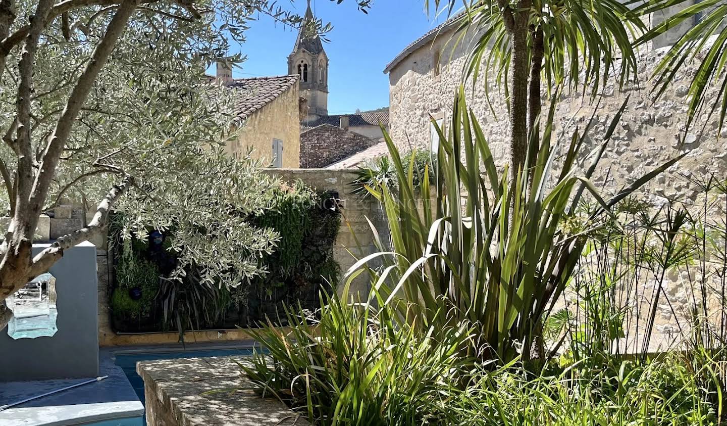 Property with pool Uzès