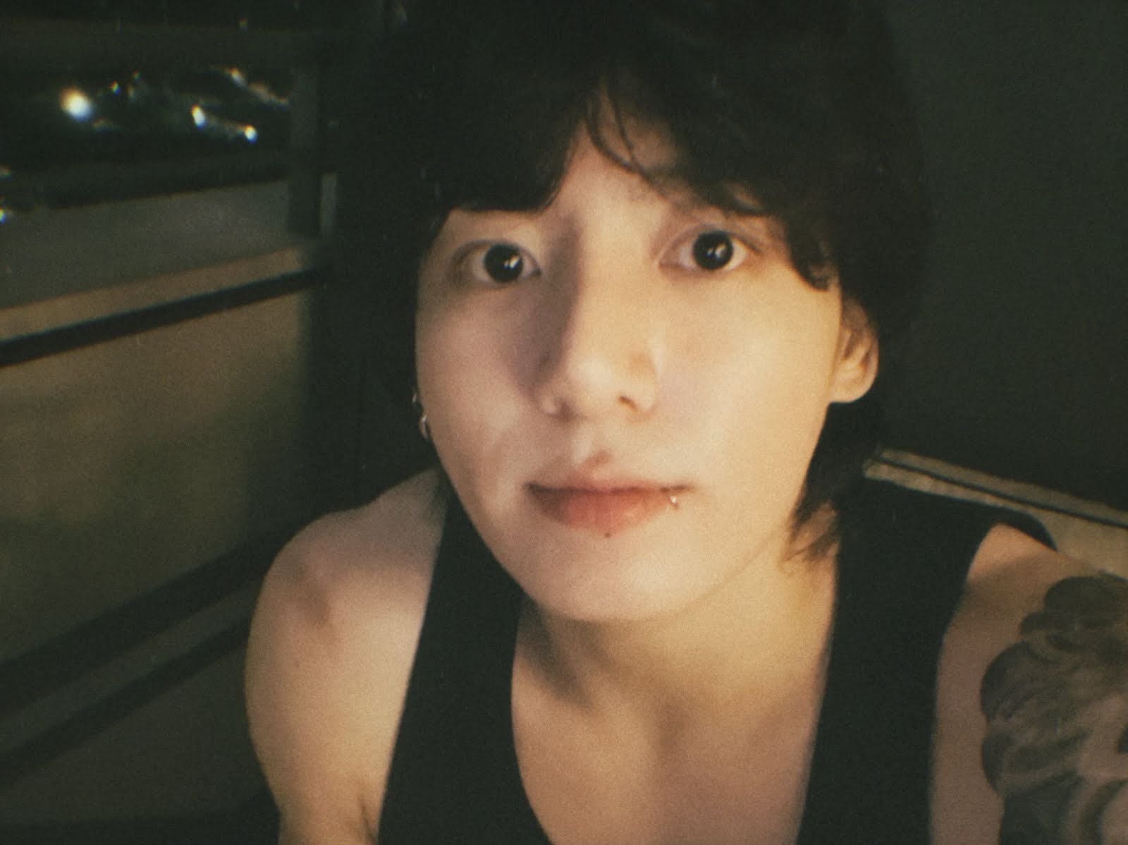 jungkook-weverse-selfie